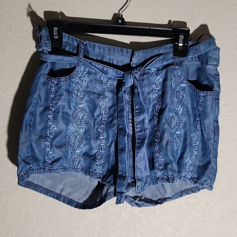 Alya Shorts Women Size M Embroidery Flowers Blue